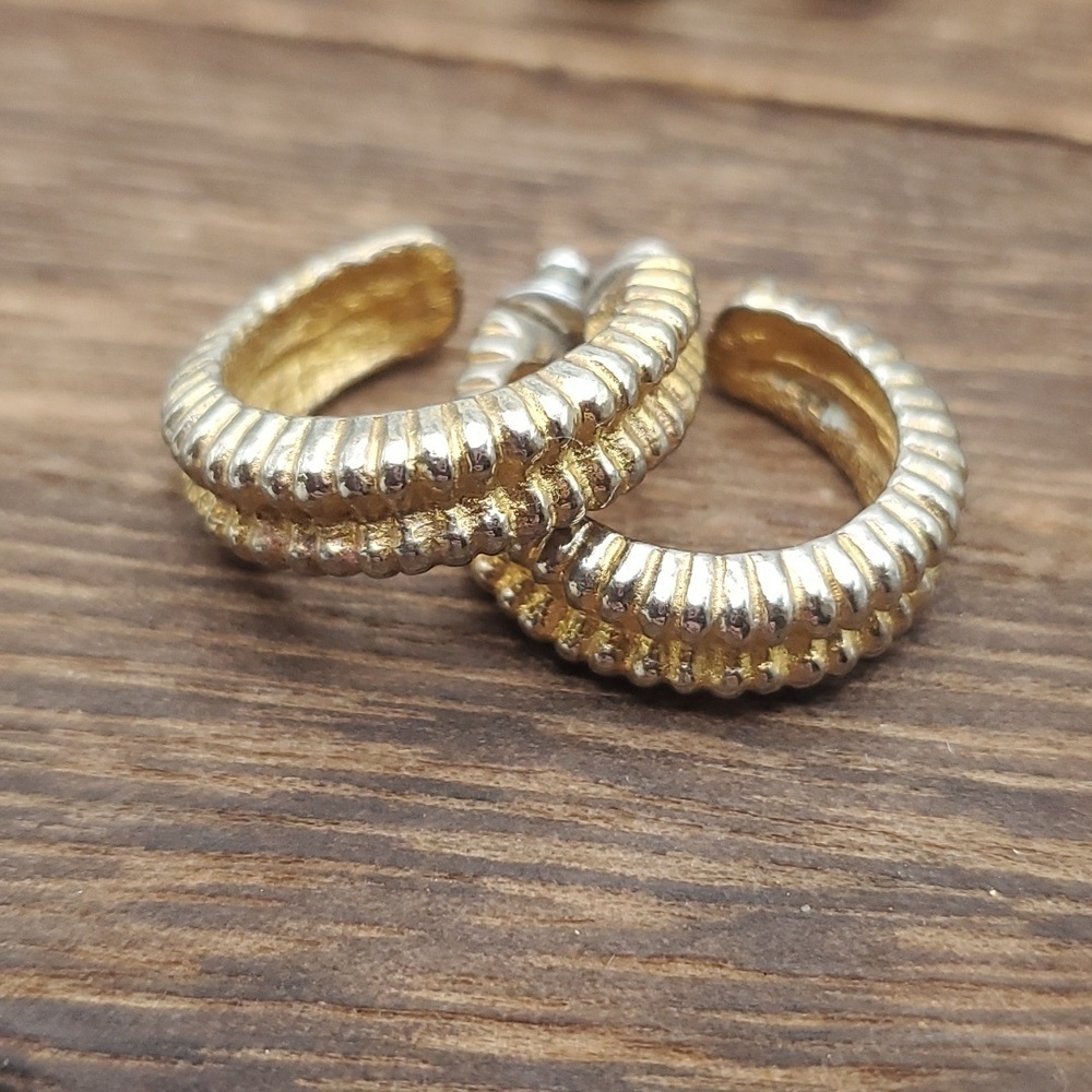 E929 hoop earrings‎ gold tone